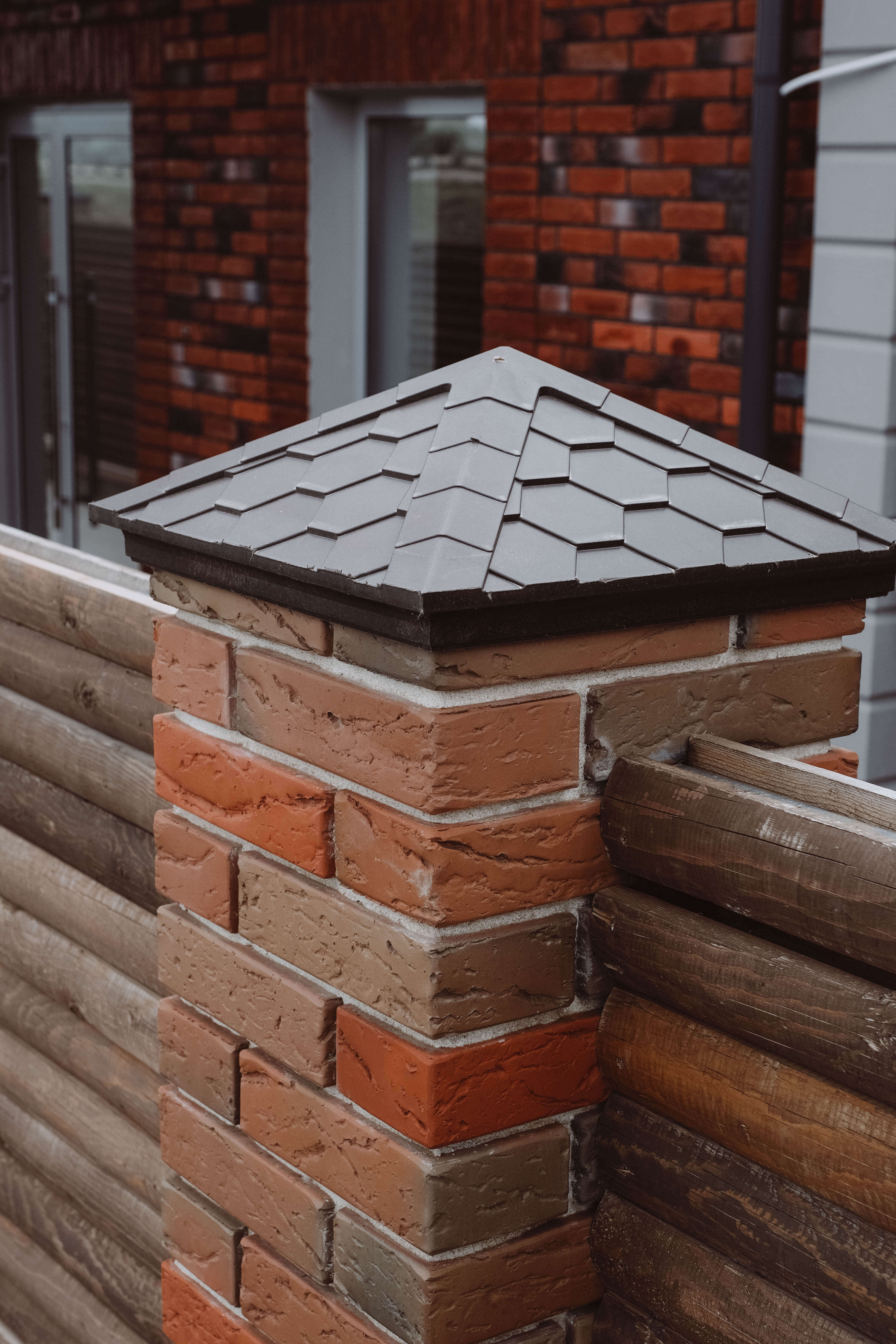 Колпак Zking Эверест Коричневый на столб 1.5х1.5 кирпича (390х390мм)